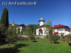 [P07] Mănăstirea Crasna - curte  interioară » foto by kemi27
 - 
<span class="allrVoted glyphicon glyphicon-heart hidden" id="av1500201"></span>
<a class="m-l-10 hidden" id="sv1500201" onclick="voting_Foto_DelVot(,1500201,21143)" role="button">șterge vot <span class="glyphicon glyphicon-remove"></span></a>
<a id="v91500201" class=" c-red"  onclick="voting_Foto_SetVot(1500201)" role="button"><span class="glyphicon glyphicon-heart-empty"></span> <b>LIKE</b> = Votează poza</a> <img class="hidden"  id="f1500201W9" src="/imagini/loader.gif" border="0" /><span class="AjErrMes hidden" id="e1500201ErM"></span>