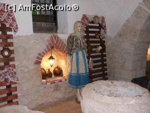 [P11] Conacul Bellu - Mostre de port populat în expoziția din beci.  » foto by iulianic
 - 
<span class="allrVoted glyphicon glyphicon-heart hidden" id="av984040"></span>
<a class="m-l-10 hidden" id="sv984040" onclick="voting_Foto_DelVot(,984040,21143)" role="button">șterge vot <span class="glyphicon glyphicon-remove"></span></a>
<a id="v9984040" class=" c-red"  onclick="voting_Foto_SetVot(984040)" role="button"><span class="glyphicon glyphicon-heart-empty"></span> <b>LIKE</b> = Votează poza</a> <img class="hidden"  id="f984040W9" src="/imagini/loader.gif" border="0" /><span class="AjErrMes hidden" id="e984040ErM"></span>