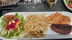 [P24] cina la Green Salad » foto by Yolanda
 - 
<span class="allrVoted glyphicon glyphicon-heart hidden" id="av1403729"></span>
<a class="m-l-10 hidden" id="sv1403729" onclick="voting_Foto_DelVot(,1403729,21166)" role="button">șterge vot <span class="glyphicon glyphicon-remove"></span></a>
<a id="v91403729" class=" c-red"  onclick="voting_Foto_SetVot(1403729)" role="button"><span class="glyphicon glyphicon-heart-empty"></span> <b>LIKE</b> = Votează poza</a> <img class="hidden"  id="f1403729W9" src="/imagini/loader.gif" border="0" /><span class="AjErrMes hidden" id="e1403729ErM"></span>