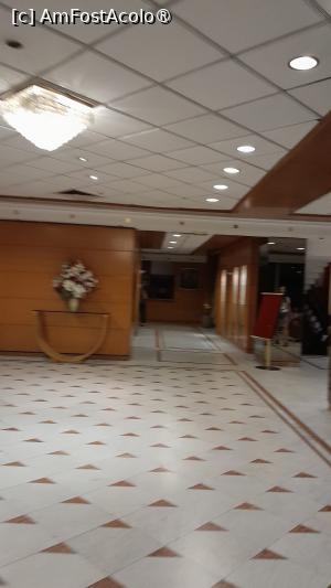 [P25] receptie hotel » foto by Yolanda
 - 
<span class="allrVoted glyphicon glyphicon-heart hidden" id="av1403730"></span>
<a class="m-l-10 hidden" id="sv1403730" onclick="voting_Foto_DelVot(,1403730,21166)" role="button">șterge vot <span class="glyphicon glyphicon-remove"></span></a>
<a id="v91403730" class=" c-red"  onclick="voting_Foto_SetVot(1403730)" role="button"><span class="glyphicon glyphicon-heart-empty"></span> <b>LIKE</b> = Votează poza</a> <img class="hidden"  id="f1403730W9" src="/imagini/loader.gif" border="0" /><span class="AjErrMes hidden" id="e1403730ErM"></span>