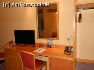 [P07] Hotel Cologne Airport Troisdorf - Camera 033. O parte din dotări.  » foto by iulianic
 - 
<span class="allrVoted glyphicon glyphicon-heart hidden" id="av801339"></span>
<a class="m-l-10 hidden" id="sv801339" onclick="voting_Foto_DelVot(,801339,21167)" role="button">șterge vot <span class="glyphicon glyphicon-remove"></span></a>
<a id="v9801339" class=" c-red"  onclick="voting_Foto_SetVot(801339)" role="button"><span class="glyphicon glyphicon-heart-empty"></span> <b>LIKE</b> = Votează poza</a> <img class="hidden"  id="f801339W9" src="/imagini/loader.gif" border="0" /><span class="AjErrMes hidden" id="e801339ErM"></span>