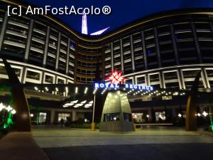 [P09] Royal Seginus Lara - intrarea în hotel. seara » foto by nicole33
 - 
<span class="allrVoted glyphicon glyphicon-heart hidden" id="av863267"></span>
<a class="m-l-10 hidden" id="sv863267" onclick="voting_Foto_DelVot(,863267,21199)" role="button">șterge vot <span class="glyphicon glyphicon-remove"></span></a>
<a id="v9863267" class=" c-red"  onclick="voting_Foto_SetVot(863267)" role="button"><span class="glyphicon glyphicon-heart-empty"></span> <b>LIKE</b> = Votează poza</a> <img class="hidden"  id="f863267W9" src="/imagini/loader.gif" border="0" /><span class="AjErrMes hidden" id="e863267ErM"></span>