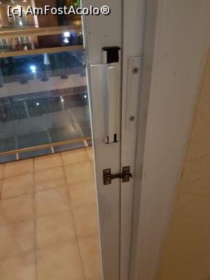 [P08] Sistem inchidere usa balcon!  » foto by POPII
 - 
<span class="allrVoted glyphicon glyphicon-heart hidden" id="av1025827"></span>
<a class="m-l-10 hidden" id="sv1025827" onclick="voting_Foto_DelVot(,1025827,21204)" role="button">șterge vot <span class="glyphicon glyphicon-remove"></span></a>
<a id="v91025827" class=" c-red"  onclick="voting_Foto_SetVot(1025827)" role="button"><span class="glyphicon glyphicon-heart-empty"></span> <b>LIKE</b> = Votează poza</a> <img class="hidden"  id="f1025827W9" src="/imagini/loader.gif" border="0" /><span class="AjErrMes hidden" id="e1025827ErM"></span>