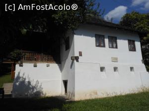 [P23] Casa memorială Anton Pann - Râmnicu Vâlcea. » foto by iulianic
 - 
<span class="allrVoted glyphicon glyphicon-heart hidden" id="av1254435"></span>
<a class="m-l-10 hidden" id="sv1254435" onclick="voting_Foto_DelVot(,1254435,21209)" role="button">șterge vot <span class="glyphicon glyphicon-remove"></span></a>
<a id="v91254435" class=" c-red"  onclick="voting_Foto_SetVot(1254435)" role="button"><span class="glyphicon glyphicon-heart-empty"></span> <b>LIKE</b> = Votează poza</a> <img class="hidden"  id="f1254435W9" src="/imagini/loader.gif" border="0" /><span class="AjErrMes hidden" id="e1254435ErM"></span>