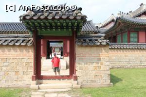 [P23] Seul, Palatul Gyeongbok, Mică poartă tradițională și ziduri frumoase » foto by mprofeanu
 - 
<span class="allrVoted glyphicon glyphicon-heart hidden" id="av805275"></span>
<a class="m-l-10 hidden" id="sv805275" onclick="voting_Foto_DelVot(,805275,21214)" role="button">șterge vot <span class="glyphicon glyphicon-remove"></span></a>
<a id="v9805275" class=" c-red"  onclick="voting_Foto_SetVot(805275)" role="button"><span class="glyphicon glyphicon-heart-empty"></span> <b>LIKE</b> = Votează poza</a> <img class="hidden"  id="f805275W9" src="/imagini/loader.gif" border="0" /><span class="AjErrMes hidden" id="e805275ErM"></span>
