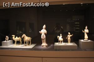 [P35] Seul, Muzeul Național Coreean, Printre ceramică veche chinezească » foto by mprofeanu
 - 
<span class="allrVoted glyphicon glyphicon-heart hidden" id="av845975"></span>
<a class="m-l-10 hidden" id="sv845975" onclick="voting_Foto_DelVot(,845975,21214)" role="button">șterge vot <span class="glyphicon glyphicon-remove"></span></a>
<a id="v9845975" class=" c-red"  onclick="voting_Foto_SetVot(845975)" role="button"><span class="glyphicon glyphicon-heart-empty"></span> <b>LIKE</b> = Votează poza</a> <img class="hidden"  id="f845975W9" src="/imagini/loader.gif" border="0" /><span class="AjErrMes hidden" id="e845975ErM"></span>