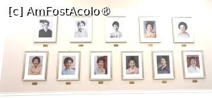 [P45] Sala este decorate in stil occidental, pe un perete fiind expuse portrete ale fostelor doamne, insa exista si un birou decorat in stil coreean. » foto by geani anto
 - 
<span class="allrVoted glyphicon glyphicon-heart hidden" id="av1517014"></span>
<a class="m-l-10 hidden" id="sv1517014" onclick="voting_Foto_DelVot(,1517014,21214)" role="button">șterge vot <span class="glyphicon glyphicon-remove"></span></a>
<a id="v91517014" class=" c-red"  onclick="voting_Foto_SetVot(1517014)" role="button"><span class="glyphicon glyphicon-heart-empty"></span> <b>LIKE</b> = Votează poza</a> <img class="hidden"  id="f1517014W9" src="/imagini/loader.gif" border="0" /><span class="AjErrMes hidden" id="e1517014ErM"></span>