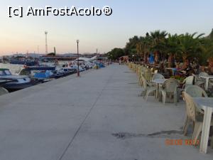 [P02] faleza din portul barcilor cu terase langa » foto by nrs †
 - 
<span class="allrVoted glyphicon glyphicon-heart hidden" id="av901982"></span>
<a class="m-l-10 hidden" id="sv901982" onclick="voting_Foto_DelVot(,901982,21222)" role="button">șterge vot <span class="glyphicon glyphicon-remove"></span></a>
<a id="v9901982" class=" c-red"  onclick="voting_Foto_SetVot(901982)" role="button"><span class="glyphicon glyphicon-heart-empty"></span> <b>LIKE</b> = Votează poza</a> <img class="hidden"  id="f901982W9" src="/imagini/loader.gif" border="0" /><span class="AjErrMes hidden" id="e901982ErM"></span>