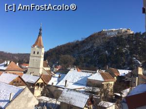 [P10] Hotel Radsor-De la fereastra dormitorului admiram Cetatea Rasnov si turnul Bisericii evanghelice.  » foto by Floria
 - 
<span class="allrVoted glyphicon glyphicon-heart hidden" id="av835636"></span>
<a class="m-l-10 hidden" id="sv835636" onclick="voting_Foto_DelVot(,835636,21229)" role="button">șterge vot <span class="glyphicon glyphicon-remove"></span></a>
<a id="v9835636" class=" c-red"  onclick="voting_Foto_SetVot(835636)" role="button"><span class="glyphicon glyphicon-heart-empty"></span> <b>LIKE</b> = Votează poza</a> <img class="hidden"  id="f835636W9" src="/imagini/loader.gif" border="0" /><span class="AjErrMes hidden" id="e835636ErM"></span>