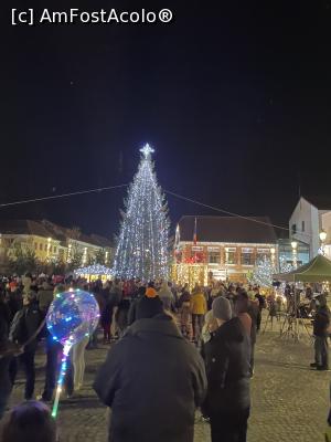[P13] Piața Unirii, Râșnov, decembrie 2021 » foto by krisstinna
 - 
<span class="allrVoted glyphicon glyphicon-heart hidden" id="av1289916"></span>
<a class="m-l-10 hidden" id="sv1289916" onclick="voting_Foto_DelVot(,1289916,21229)" role="button">șterge vot <span class="glyphicon glyphicon-remove"></span></a>
<a id="v91289916" class=" c-red"  onclick="voting_Foto_SetVot(1289916)" role="button"><span class="glyphicon glyphicon-heart-empty"></span> <b>LIKE</b> = Votează poza</a> <img class="hidden"  id="f1289916W9" src="/imagini/loader.gif" border="0" /><span class="AjErrMes hidden" id="e1289916ErM"></span>