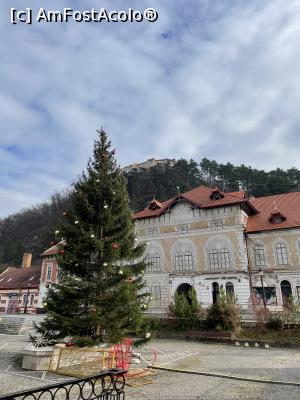 [P04] Piața Unirii, Râșnov, decembrie 2021 » foto by krisstinna
 - 
<span class="allrVoted glyphicon glyphicon-heart hidden" id="av1289907"></span>
<a class="m-l-10 hidden" id="sv1289907" onclick="voting_Foto_DelVot(,1289907,21229)" role="button">șterge vot <span class="glyphicon glyphicon-remove"></span></a>
<a id="v91289907" class=" c-red"  onclick="voting_Foto_SetVot(1289907)" role="button"><span class="glyphicon glyphicon-heart-empty"></span> <b>LIKE</b> = Votează poza</a> <img class="hidden"  id="f1289907W9" src="/imagini/loader.gif" border="0" /><span class="AjErrMes hidden" id="e1289907ErM"></span>