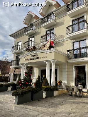 [P07] Radsor, de pe terasa restaurantului » foto by krisstinna
 - 
<span class="allrVoted glyphicon glyphicon-heart hidden" id="av1289910"></span>
<a class="m-l-10 hidden" id="sv1289910" onclick="voting_Foto_DelVot(,1289910,21229)" role="button">șterge vot <span class="glyphicon glyphicon-remove"></span></a>
<a id="v91289910" class=" c-red"  onclick="voting_Foto_SetVot(1289910)" role="button"><span class="glyphicon glyphicon-heart-empty"></span> <b>LIKE</b> = Votează poza</a> <img class="hidden"  id="f1289910W9" src="/imagini/loader.gif" border="0" /><span class="AjErrMes hidden" id="e1289910ErM"></span>