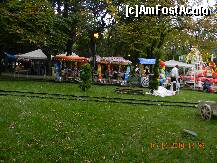 [P05] Târgul Pălincarilor & Festivalul Vinului, un trenuleţ. » foto by creivean
 - 
<span class="allrVoted glyphicon glyphicon-heart hidden" id="av142736"></span>
<a class="m-l-10 hidden" id="sv142736" onclick="voting_Foto_DelVot(,142736,21233)" role="button">șterge vot <span class="glyphicon glyphicon-remove"></span></a>
<a id="v9142736" class=" c-red"  onclick="voting_Foto_SetVot(142736)" role="button"><span class="glyphicon glyphicon-heart-empty"></span> <b>LIKE</b> = Votează poza</a> <img class="hidden"  id="f142736W9" src="/imagini/loader.gif" border="0" /><span class="AjErrMes hidden" id="e142736ErM"></span>
