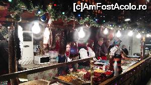 [P22] Târgul de Crăciun Oradea 2015 - partea de food.  » foto by bogumil
 - 
<span class="allrVoted glyphicon glyphicon-heart hidden" id="av700497"></span>
<a class="m-l-10 hidden" id="sv700497" onclick="voting_Foto_DelVot(,700497,21233)" role="button">șterge vot <span class="glyphicon glyphicon-remove"></span></a>
<a id="v9700497" class=" c-red"  onclick="voting_Foto_SetVot(700497)" role="button"><span class="glyphicon glyphicon-heart-empty"></span> <b>LIKE</b> = Votează poza</a> <img class="hidden"  id="f700497W9" src="/imagini/loader.gif" border="0" /><span class="AjErrMes hidden" id="e700497ErM"></span>