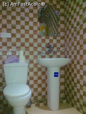 [P07] Hotel Bonus, Tbilisi - baia unei camere la etajul 3 » foto by calator65
 - 
<span class="allrVoted glyphicon glyphicon-heart hidden" id="av808461"></span>
<a class="m-l-10 hidden" id="sv808461" onclick="voting_Foto_DelVot(,808461,21246)" role="button">șterge vot <span class="glyphicon glyphicon-remove"></span></a>
<a id="v9808461" class=" c-red"  onclick="voting_Foto_SetVot(808461)" role="button"><span class="glyphicon glyphicon-heart-empty"></span> <b>LIKE</b> = Votează poza</a> <img class="hidden"  id="f808461W9" src="/imagini/loader.gif" border="0" /><span class="AjErrMes hidden" id="e808461ErM"></span>