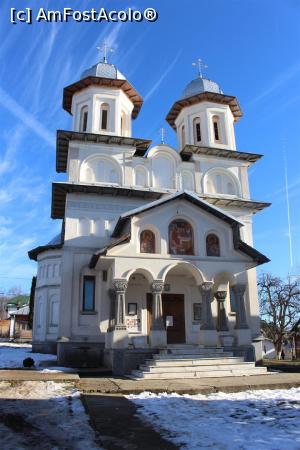 [P11] Mănăstirea Slănic, Argeş străluceşte în soare » foto by mprofeanu
 - 
<span class="allrVoted glyphicon glyphicon-heart hidden" id="av938934"></span>
<a class="m-l-10 hidden" id="sv938934" onclick="voting_Foto_DelVot(,938934,21248)" role="button">șterge vot <span class="glyphicon glyphicon-remove"></span></a>
<a id="v9938934" class=" c-red"  onclick="voting_Foto_SetVot(938934)" role="button"><span class="glyphicon glyphicon-heart-empty"></span> <b>LIKE</b> = Votează poza</a> <img class="hidden"  id="f938934W9" src="/imagini/loader.gif" border="0" /><span class="AjErrMes hidden" id="e938934ErM"></span>