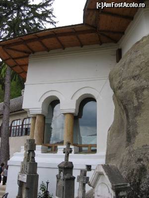 [P17] Cruci diverse plasate lângă biserică.  » foto by tata123 🔱
 - 
<span class="allrVoted glyphicon glyphicon-heart hidden" id="av618810"></span>
<a class="m-l-10 hidden" id="sv618810" onclick="voting_Foto_DelVot(,618810,21248)" role="button">șterge vot <span class="glyphicon glyphicon-remove"></span></a>
<a id="v9618810" class=" c-red"  onclick="voting_Foto_SetVot(618810)" role="button"><span class="glyphicon glyphicon-heart-empty"></span> <b>LIKE</b> = Votează poza</a> <img class="hidden"  id="f618810W9" src="/imagini/loader.gif" border="0" /><span class="AjErrMes hidden" id="e618810ErM"></span>