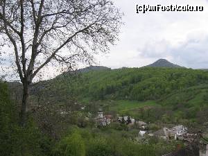 [P18] Priveliște asupra satului de sus de la Mănăstirea Nămăiești.  » foto by tata123 🔱
 - 
<span class="allrVoted glyphicon glyphicon-heart hidden" id="av618811"></span>
<a class="m-l-10 hidden" id="sv618811" onclick="voting_Foto_DelVot(,618811,21248)" role="button">șterge vot <span class="glyphicon glyphicon-remove"></span></a>
<a id="v9618811" class=" c-red"  onclick="voting_Foto_SetVot(618811)" role="button"><span class="glyphicon glyphicon-heart-empty"></span> <b>LIKE</b> = Votează poza</a> <img class="hidden"  id="f618811W9" src="/imagini/loader.gif" border="0" /><span class="AjErrMes hidden" id="e618811ErM"></span>