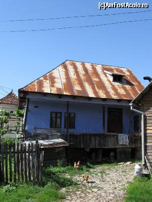 [P28] Casă veche în aprpierea mănăstirii.  » foto by tata123 🔱
 - 
<span class="allrVoted glyphicon glyphicon-heart hidden" id="av618821"></span>
<a class="m-l-10 hidden" id="sv618821" onclick="voting_Foto_DelVot(,618821,21248)" role="button">șterge vot <span class="glyphicon glyphicon-remove"></span></a>
<a id="v9618821" class=" c-red"  onclick="voting_Foto_SetVot(618821)" role="button"><span class="glyphicon glyphicon-heart-empty"></span> <b>LIKE</b> = Votează poza</a> <img class="hidden"  id="f618821W9" src="/imagini/loader.gif" border="0" /><span class="AjErrMes hidden" id="e618821ErM"></span>