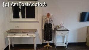 [P12] Costumul popular din camera noastră, specific Munteniei.  » foto by Aurici
 - 
<span class="allrVoted glyphicon glyphicon-heart hidden" id="av815717"></span>
<a class="m-l-10 hidden" id="sv815717" onclick="voting_Foto_DelVot(,815717,21304)" role="button">șterge vot <span class="glyphicon glyphicon-remove"></span></a>
<a id="v9815717" class=" c-red"  onclick="voting_Foto_SetVot(815717)" role="button"><span class="glyphicon glyphicon-heart-empty"></span> <b>LIKE</b> = Votează poza</a> <img class="hidden"  id="f815717W9" src="/imagini/loader.gif" border="0" /><span class="AjErrMes hidden" id="e815717ErM"></span>