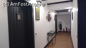 [P28] Nici un hol nu semăna cu altul, dar sunt gândite în același stil.  » foto by Aurici
 - 
<span class="allrVoted glyphicon glyphicon-heart hidden" id="av815733"></span>
<a class="m-l-10 hidden" id="sv815733" onclick="voting_Foto_DelVot(,815733,21304)" role="button">șterge vot <span class="glyphicon glyphicon-remove"></span></a>
<a id="v9815733" class=" c-red"  onclick="voting_Foto_SetVot(815733)" role="button"><span class="glyphicon glyphicon-heart-empty"></span> <b>LIKE</b> = Votează poza</a> <img class="hidden"  id="f815733W9" src="/imagini/loader.gif" border="0" /><span class="AjErrMes hidden" id="e815733ErM"></span>