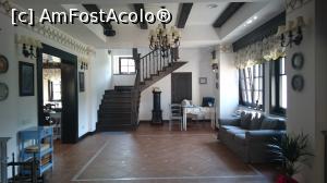 [P07] Pătrunzând în interiorul pensiunii aveam să ne bucurăm ochii cu fiecare pas pe care îl făceam. Aici, recepția conacului.  » foto by Aurici
 - 
<span class="allrVoted glyphicon glyphicon-heart hidden" id="av815712"></span>
<a class="m-l-10 hidden" id="sv815712" onclick="voting_Foto_DelVot(,815712,21304)" role="button">șterge vot <span class="glyphicon glyphicon-remove"></span></a>
<a id="v9815712" class=" c-red"  onclick="voting_Foto_SetVot(815712)" role="button"><span class="glyphicon glyphicon-heart-empty"></span> <b>LIKE</b> = Votează poza</a> <img class="hidden"  id="f815712W9" src="/imagini/loader.gif" border="0" /><span class="AjErrMes hidden" id="e815712ErM"></span>