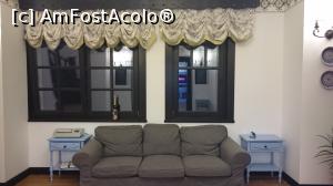 [P08] Ne-am făcut una cu această canapea de la recepție, așteptând un răspuns favorabil.  » foto by Aurici
 - 
<span class="allrVoted glyphicon glyphicon-heart hidden" id="av815713"></span>
<a class="m-l-10 hidden" id="sv815713" onclick="voting_Foto_DelVot(,815713,21304)" role="button">șterge vot <span class="glyphicon glyphicon-remove"></span></a>
<a id="v9815713" class=" c-red"  onclick="voting_Foto_SetVot(815713)" role="button"><span class="glyphicon glyphicon-heart-empty"></span> <b>LIKE</b> = Votează poza</a> <img class="hidden"  id="f815713W9" src="/imagini/loader.gif" border="0" /><span class="AjErrMes hidden" id="e815713ErM"></span>