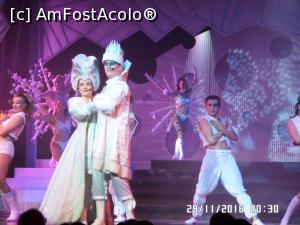 [P40] Cântăreți evoluând pe scena teatrului » foto by Alina53
 - 
<span class="allrVoted glyphicon glyphicon-heart hidden" id="av825111"></span>
<a class="m-l-10 hidden" id="sv825111" onclick="voting_Foto_DelVot(,825111,21381)" role="button">șterge vot <span class="glyphicon glyphicon-remove"></span></a>
<a id="v9825111" class=" c-red"  onclick="voting_Foto_SetVot(825111)" role="button"><span class="glyphicon glyphicon-heart-empty"></span> <b>LIKE</b> = Votează poza</a> <img class="hidden"  id="f825111W9" src="/imagini/loader.gif" border="0" /><span class="AjErrMes hidden" id="e825111ErM"></span>