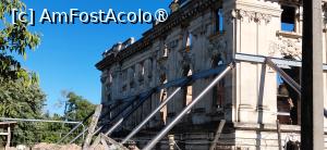 [P17] palatul Cantacuzino cu proptele » foto by Yolanda
 - 
<span class="allrVoted glyphicon glyphicon-heart hidden" id="av1543668"></span>
<a class="m-l-10 hidden" id="sv1543668" onclick="voting_Foto_DelVot(,1543668,21385)" role="button">șterge vot <span class="glyphicon glyphicon-remove"></span></a>
<a id="v91543668" class=" c-red"  onclick="voting_Foto_SetVot(1543668)" role="button"><span class="glyphicon glyphicon-heart-empty"></span> <b>LIKE</b> = Votează poza</a> <img class="hidden"  id="f1543668W9" src="/imagini/loader.gif" border="0" /><span class="AjErrMes hidden" id="e1543668ErM"></span>