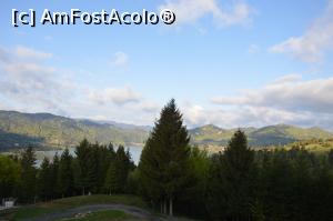 [P05] Lacul Colibiţa văzut din balconul pensiunii Lac Colibiţa din staţiunea Colibiţa, judeţul Bistriţa Năsăud.  » foto by traian.leuca †
 - 
<span class="allrVoted glyphicon glyphicon-heart hidden" id="av854654"></span>
<a class="m-l-10 hidden" id="sv854654" onclick="voting_Foto_DelVot(,854654,21468)" role="button">șterge vot <span class="glyphicon glyphicon-remove"></span></a>
<a id="v9854654" class=" c-red"  onclick="voting_Foto_SetVot(854654)" role="button"><span class="glyphicon glyphicon-heart-empty"></span> <b>LIKE</b> = Votează poza</a> <img class="hidden"  id="f854654W9" src="/imagini/loader.gif" border="0" /><span class="AjErrMes hidden" id="e854654ErM"></span>
