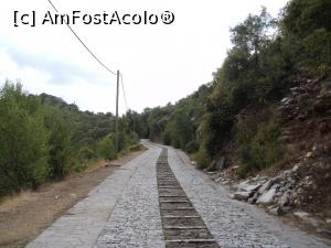 [P27] Drumul pietruit spre manastire » foto by adrianaglogo
 - 
<span class="allrVoted glyphicon glyphicon-heart hidden" id="av830854"></span>
<a class="m-l-10 hidden" id="sv830854" onclick="voting_Foto_DelVot(,830854,21484)" role="button">șterge vot <span class="glyphicon glyphicon-remove"></span></a>
<a id="v9830854" class=" c-red"  onclick="voting_Foto_SetVot(830854)" role="button"><span class="glyphicon glyphicon-heart-empty"></span> <b>LIKE</b> = Votează poza</a> <img class="hidden"  id="f830854W9" src="/imagini/loader.gif" border="0" /><span class="AjErrMes hidden" id="e830854ErM"></span>