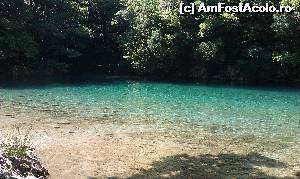 [P12] Culoarea de turcoaz a râului Voidomatis, regiunea Epir, Grecia.  » foto by traian.leuca †
 - 
<span class="allrVoted glyphicon glyphicon-heart hidden" id="av574432"></span>
<a class="m-l-10 hidden" id="sv574432" onclick="voting_Foto_DelVot(,574432,21484)" role="button">șterge vot <span class="glyphicon glyphicon-remove"></span></a>
<a id="v9574432" class=" c-red"  onclick="voting_Foto_SetVot(574432)" role="button"><span class="glyphicon glyphicon-heart-empty"></span> <b>LIKE</b> = Votează poza</a> <img class="hidden"  id="f574432W9" src="/imagini/loader.gif" border="0" /><span class="AjErrMes hidden" id="e574432ErM"></span>