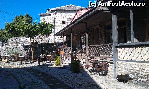 [P05] Piaţa din centrul satului Monodendri, regiunea Epir, Grecia.  » foto by traian.leuca †
 - 
<span class="allrVoted glyphicon glyphicon-heart hidden" id="av574425"></span>
<a class="m-l-10 hidden" id="sv574425" onclick="voting_Foto_DelVot(,574425,21484)" role="button">șterge vot <span class="glyphicon glyphicon-remove"></span></a>
<a id="v9574425" class=" c-red"  onclick="voting_Foto_SetVot(574425)" role="button"><span class="glyphicon glyphicon-heart-empty"></span> <b>LIKE</b> = Votează poza</a> <img class="hidden"  id="f574425W9" src="/imagini/loader.gif" border="0" /><span class="AjErrMes hidden" id="e574425ErM"></span>