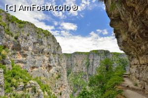 [P17] Poteca sapata in piatra pe peretele Canionului Vikos.  » foto by Vlahos2003
 - 
<span class="allrVoted glyphicon glyphicon-heart hidden" id="av713591"></span>
<a class="m-l-10 hidden" id="sv713591" onclick="voting_Foto_DelVot(,713591,21484)" role="button">șterge vot <span class="glyphicon glyphicon-remove"></span></a>
<a id="v9713591" class=" c-red"  onclick="voting_Foto_SetVot(713591)" role="button"><span class="glyphicon glyphicon-heart-empty"></span> <b>LIKE</b> = Votează poza</a> <img class="hidden"  id="f713591W9" src="/imagini/loader.gif" border="0" /><span class="AjErrMes hidden" id="e713591ErM"></span>