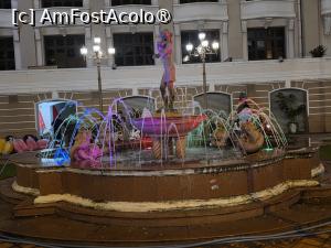 [P30] Fântână decorativă în apropierea Hotelului Caravelle » foto by crismis
 - 
<span class="allrVoted glyphicon glyphicon-heart hidden" id="av1535447"></span>
<a class="m-l-10 hidden" id="sv1535447" onclick="voting_Foto_DelVot(,1535447,21496)" role="button">șterge vot <span class="glyphicon glyphicon-remove"></span></a>
<a id="v91535447" class=" c-red"  onclick="voting_Foto_SetVot(1535447)" role="button"><span class="glyphicon glyphicon-heart-empty"></span> <b>LIKE</b> = Votează poza</a> <img class="hidden"  id="f1535447W9" src="/imagini/loader.gif" border="0" /><span class="AjErrMes hidden" id="e1535447ErM"></span>