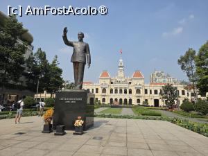 [P33] Statuia lui Ho Chi Minh și Primăria pe fundal » foto by crismis
 - 
<span class="allrVoted glyphicon glyphicon-heart hidden" id="av1535450"></span>
<a class="m-l-10 hidden" id="sv1535450" onclick="voting_Foto_DelVot(,1535450,21496)" role="button">șterge vot <span class="glyphicon glyphicon-remove"></span></a>
<a id="v91535450" class=" c-red"  onclick="voting_Foto_SetVot(1535450)" role="button"><span class="glyphicon glyphicon-heart-empty"></span> <b>LIKE</b> = Votează poza</a> <img class="hidden"  id="f1535450W9" src="/imagini/loader.gif" border="0" /><span class="AjErrMes hidden" id="e1535450ErM"></span>