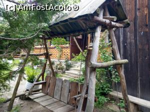 [P10] Micul leagăn-balansoar din curtea morii. » foto by maryka
 - 
<span class="allrVoted glyphicon glyphicon-heart hidden" id="av1226026"></span>
<a class="m-l-10 hidden" id="sv1226026" onclick="voting_Foto_DelVot(,1226026,21522)" role="button">șterge vot <span class="glyphicon glyphicon-remove"></span></a>
<a id="v91226026" class=" c-red"  onclick="voting_Foto_SetVot(1226026)" role="button"><span class="glyphicon glyphicon-heart-empty"></span> <b>LIKE</b> = Votează poza</a> <img class="hidden"  id="f1226026W9" src="/imagini/loader.gif" border="0" /><span class="AjErrMes hidden" id="e1226026ErM"></span>