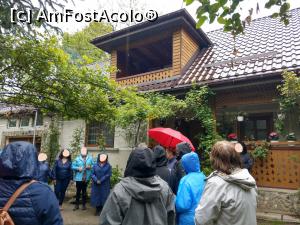 [P39] &Icirc;n curtea morii, stăm cuminți și ascultăm pe d-l Popa. » foto by maryka
 - 
<span class="allrVoted glyphicon glyphicon-heart hidden" id="av1226059"></span>
<a class="m-l-10 hidden" id="sv1226059" onclick="voting_Foto_DelVot(,1226059,21522)" role="button">șterge vot <span class="glyphicon glyphicon-remove"></span></a>
<a id="v91226059" class=" c-red"  onclick="voting_Foto_SetVot(1226059)" role="button"><span class="glyphicon glyphicon-heart-empty"></span> <b>LIKE</b> = Votează poza</a> <img class="hidden"  id="f1226059W9" src="/imagini/loader.gif" border="0" /><span class="AjErrMes hidden" id="e1226059ErM"></span>