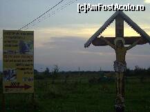 [P03] Indicator spre moară aflat în celălalt capăt al satului, alături de troiţele ce sunt prezente la răscrucile de drumurile » foto by krondia*
 - 
<span class="allrVoted glyphicon glyphicon-heart hidden" id="av116904"></span>
<a class="m-l-10 hidden" id="sv116904" onclick="voting_Foto_DelVot(,116904,21522)" role="button">șterge vot <span class="glyphicon glyphicon-remove"></span></a>
<a id="v9116904" class=" c-red"  onclick="voting_Foto_SetVot(116904)" role="button"><span class="glyphicon glyphicon-heart-empty"></span> <b>LIKE</b> = Votează poza</a> <img class="hidden"  id="f116904W9" src="/imagini/loader.gif" border="0" /><span class="AjErrMes hidden" id="e116904ErM"></span>