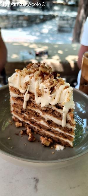 [P39] Old Nikiti - prăjitură cu morcov la „Barcarolla”. » foto by tata123 🔱
 - 
<span class="allrVoted glyphicon glyphicon-heart hidden" id="av1500256"></span>
<a class="m-l-10 hidden" id="sv1500256" onclick="voting_Foto_DelVot(,1500256,21533)" role="button">șterge vot <span class="glyphicon glyphicon-remove"></span></a>
<a id="v91500256" class=" c-red"  onclick="voting_Foto_SetVot(1500256)" role="button"><span class="glyphicon glyphicon-heart-empty"></span> <b>LIKE</b> = Votează poza</a> <img class="hidden"  id="f1500256W9" src="/imagini/loader.gif" border="0" /><span class="AjErrMes hidden" id="e1500256ErM"></span>