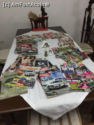 [P14] masa cu reviste din sala de mese » foto by Dan&Ema
 - 
<span class="allrVoted glyphicon glyphicon-heart hidden" id="av838794"></span>
<a class="m-l-10 hidden" id="sv838794" onclick="voting_Foto_DelVot(,838794,21659)" role="button">șterge vot <span class="glyphicon glyphicon-remove"></span></a>
<a id="v9838794" class=" c-red"  onclick="voting_Foto_SetVot(838794)" role="button"><span class="glyphicon glyphicon-heart-empty"></span> <b>LIKE</b> = Votează poza</a> <img class="hidden"  id="f838794W9" src="/imagini/loader.gif" border="0" /><span class="AjErrMes hidden" id="e838794ErM"></span>