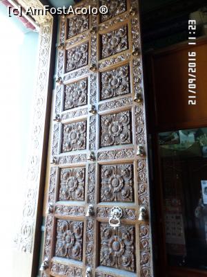 [P19] Una dintre ușile frumos decorate » foto by Alina53
 - 
<span class="allrVoted glyphicon glyphicon-heart hidden" id="av840398"></span>
<a class="m-l-10 hidden" id="sv840398" onclick="voting_Foto_DelVot(,840398,21689)" role="button">șterge vot <span class="glyphicon glyphicon-remove"></span></a>
<a id="v9840398" class=" c-red"  onclick="voting_Foto_SetVot(840398)" role="button"><span class="glyphicon glyphicon-heart-empty"></span> <b>LIKE</b> = Votează poza</a> <img class="hidden"  id="f840398W9" src="/imagini/loader.gif" border="0" /><span class="AjErrMes hidden" id="e840398ErM"></span>