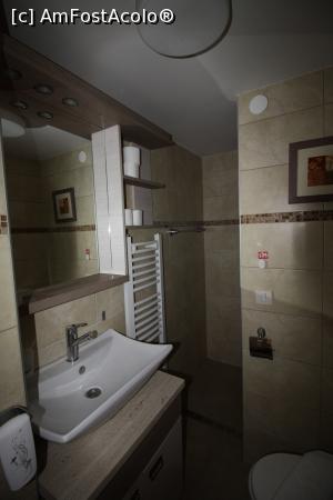 [P03] baie, hotel Milmari Kopaonik, cladirea principala » foto by marijuan
 - 
<span class="allrVoted glyphicon glyphicon-heart hidden" id="av1039328"></span>
<a class="m-l-10 hidden" id="sv1039328" onclick="voting_Foto_DelVot(,1039328,21704)" role="button">șterge vot <span class="glyphicon glyphicon-remove"></span></a>
<a id="v91039328" class=" c-red"  onclick="voting_Foto_SetVot(1039328)" role="button"><span class="glyphicon glyphicon-heart-empty"></span> <b>LIKE</b> = Votează poza</a> <img class="hidden"  id="f1039328W9" src="/imagini/loader.gif" border="0" /><span class="AjErrMes hidden" id="e1039328ErM"></span>