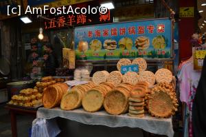 [P14] Placinte in bazar (Xian)  » foto by AZE
 - 
<span class="allrVoted glyphicon glyphicon-heart hidden" id="av842351"></span>
<a class="m-l-10 hidden" id="sv842351" onclick="voting_Foto_DelVot(,842351,21716)" role="button">șterge vot <span class="glyphicon glyphicon-remove"></span></a>
<a id="v9842351" class=" c-red"  onclick="voting_Foto_SetVot(842351)" role="button"><span class="glyphicon glyphicon-heart-empty"></span> <b>LIKE</b> = Votează poza</a> <img class="hidden"  id="f842351W9" src="/imagini/loader.gif" border="0" /><span class="AjErrMes hidden" id="e842351ErM"></span>