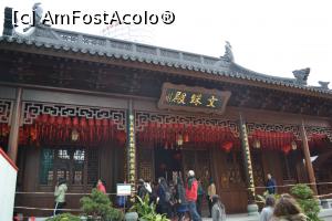 [P21] Jade Budha Temple » foto by AZE
 - 
<span class="allrVoted glyphicon glyphicon-heart hidden" id="av842358"></span>
<a class="m-l-10 hidden" id="sv842358" onclick="voting_Foto_DelVot(,842358,21716)" role="button">șterge vot <span class="glyphicon glyphicon-remove"></span></a>
<a id="v9842358" class=" c-red"  onclick="voting_Foto_SetVot(842358)" role="button"><span class="glyphicon glyphicon-heart-empty"></span> <b>LIKE</b> = Votează poza</a> <img class="hidden"  id="f842358W9" src="/imagini/loader.gif" border="0" /><span class="AjErrMes hidden" id="e842358ErM"></span>