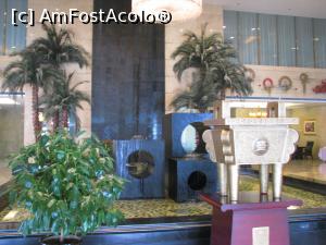 [P03] Zona hol hotel in Linyi » foto by mishu
 - 
<span class="allrVoted glyphicon glyphicon-heart hidden" id="av725688"></span>
<a class="m-l-10 hidden" id="sv725688" onclick="voting_Foto_DelVot(,725688,21716)" role="button">șterge vot <span class="glyphicon glyphicon-remove"></span></a>
<a id="v9725688" class=" c-red"  onclick="voting_Foto_SetVot(725688)" role="button"><span class="glyphicon glyphicon-heart-empty"></span> <b>LIKE</b> = Votează poza</a> <img class="hidden"  id="f725688W9" src="/imagini/loader.gif" border="0" /><span class="AjErrMes hidden" id="e725688ErM"></span>