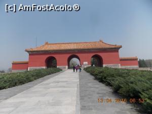 [P06] Beijing, Mormintele Ming, Marea Poartă Roșie, poarta exterioară a complexului funerar » foto by mprofeanu
 - 
<span class="allrVoted glyphicon glyphicon-heart hidden" id="av827711"></span>
<a class="m-l-10 hidden" id="sv827711" onclick="voting_Foto_DelVot(,827711,21753)" role="button">șterge vot <span class="glyphicon glyphicon-remove"></span></a>
<a id="v9827711" class=" c-red"  onclick="voting_Foto_SetVot(827711)" role="button"><span class="glyphicon glyphicon-heart-empty"></span> <b>LIKE</b> = Votează poza</a> <img class="hidden"  id="f827711W9" src="/imagini/loader.gif" border="0" /><span class="AjErrMes hidden" id="e827711ErM"></span>