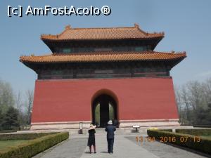 [P07] Beijing, Mormintele Ming, Pavilionul Stelei așezat în mijlocul Căii Sacre » foto by mprofeanu
 - 
<span class="allrVoted glyphicon glyphicon-heart hidden" id="av827712"></span>
<a class="m-l-10 hidden" id="sv827712" onclick="voting_Foto_DelVot(,827712,21753)" role="button">șterge vot <span class="glyphicon glyphicon-remove"></span></a>
<a id="v9827712" class=" c-red"  onclick="voting_Foto_SetVot(827712)" role="button"><span class="glyphicon glyphicon-heart-empty"></span> <b>LIKE</b> = Votează poza</a> <img class="hidden"  id="f827712W9" src="/imagini/loader.gif" border="0" /><span class="AjErrMes hidden" id="e827712ErM"></span>
