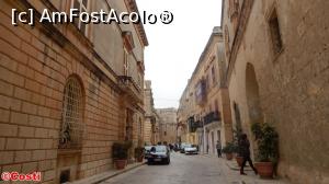 [P15] Străzi înguste și clădiri din calcar în Mdina.  » foto by Costi
 - 
<span class="allrVoted glyphicon glyphicon-heart hidden" id="av718602"></span>
<a class="m-l-10 hidden" id="sv718602" onclick="voting_Foto_DelVot(,718602,21813)" role="button">șterge vot <span class="glyphicon glyphicon-remove"></span></a>
<a id="v9718602" class=" c-red"  onclick="voting_Foto_SetVot(718602)" role="button"><span class="glyphicon glyphicon-heart-empty"></span> <b>LIKE</b> = Votează poza</a> <img class="hidden"  id="f718602W9" src="/imagini/loader.gif" border="0" /><span class="AjErrMes hidden" id="e718602ErM"></span>