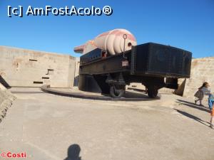 [P27] Tunul de 100 t, cel mai mare tun din lume, se află în Fort Rinella.  » foto by Costi
 - 
<span class="allrVoted glyphicon glyphicon-heart hidden" id="av718614"></span>
<a class="m-l-10 hidden" id="sv718614" onclick="voting_Foto_DelVot(,718614,21813)" role="button">șterge vot <span class="glyphicon glyphicon-remove"></span></a>
<a id="v9718614" class=" c-red"  onclick="voting_Foto_SetVot(718614)" role="button"><span class="glyphicon glyphicon-heart-empty"></span> <b>LIKE</b> = Votează poza</a> <img class="hidden"  id="f718614W9" src="/imagini/loader.gif" border="0" /><span class="AjErrMes hidden" id="e718614ErM"></span>